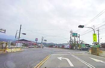 中油加油站(人行陸橋下)萊爾富超商左轉